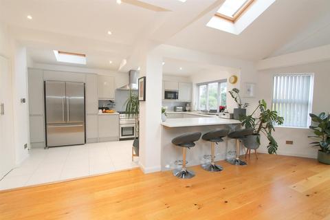37 Prior Avenue, Sutton, SM2 5HY