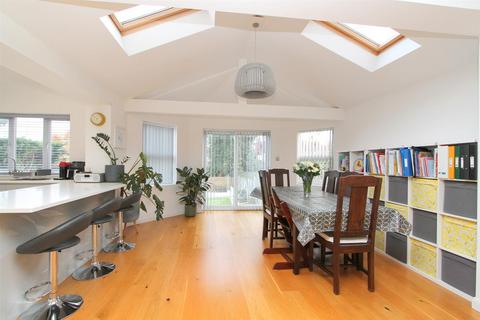 37 Prior Avenue, Sutton, SM2 5HY