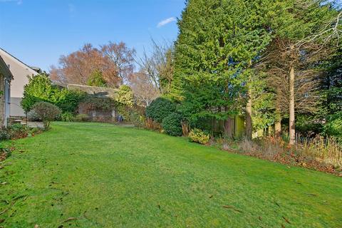 4 bedroom detached bungalow for sale, Fairfax Gardens, Menston LS29