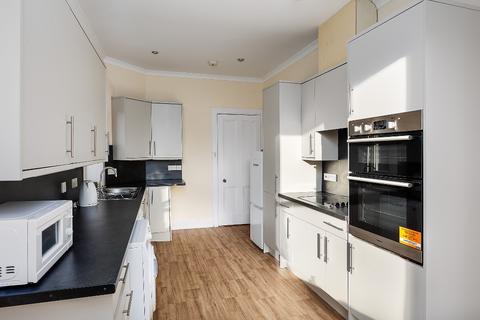 2 bedroom flat to rent, Gilmore Place, Edinburgh EH3