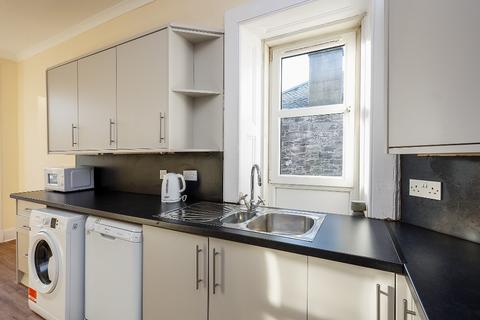 2 bedroom flat to rent, Gilmore Place, Edinburgh EH3