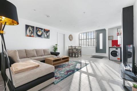 1 bedroom flat for sale, Woking,  GU22,  GU22