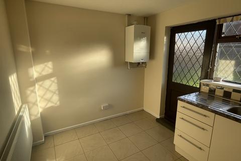 2 bedroom end of terrace house to rent, Sanders Road, Bromsgrove B61