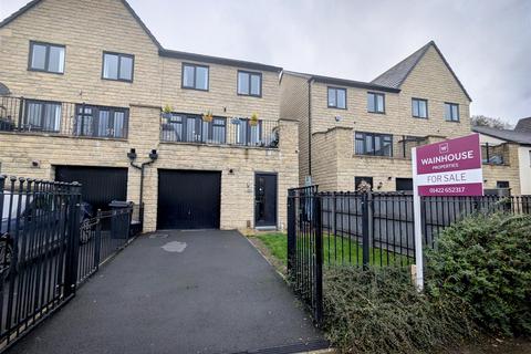 3 bedroom semi-detached house for sale, Barge Avenue, Sowerby Bridge HX6