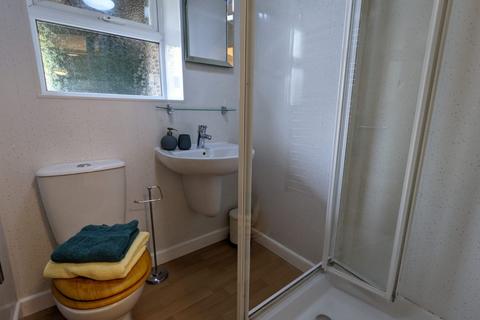 3 bedroom flat to rent, Barlow Moor Road, Manchester M20