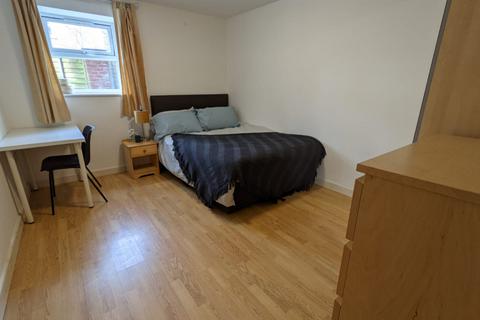 3 bedroom flat to rent, Barlow Moor Road, Manchester M20