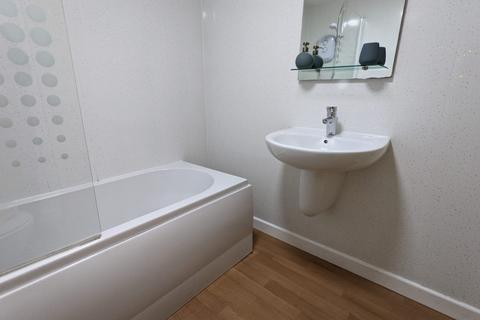 3 bedroom flat to rent, Barlow Moor Road, Manchester M20