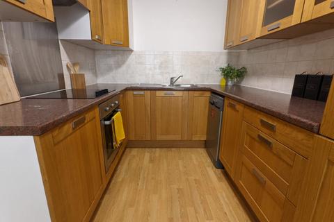 3 bedroom flat to rent, Barlow Moor Road, Manchester M20