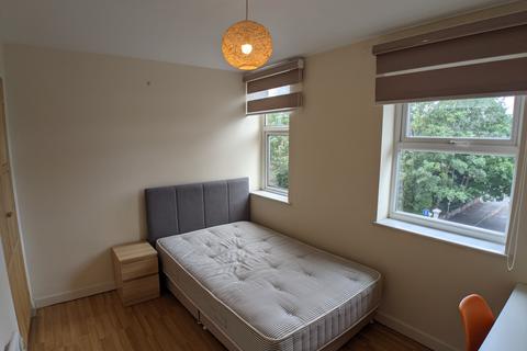 3 bedroom flat to rent, Barlow Moor Road, Manchester M20