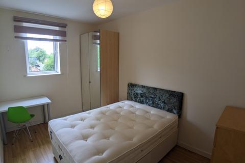 3 bedroom flat to rent, Barlow Moor Road, Manchester M20