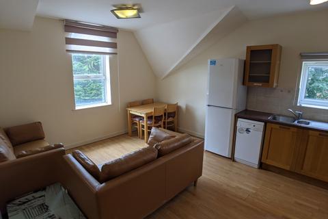 3 bedroom flat to rent, Barlow Moor Road, Manchester M20