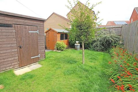 3 bedroom semi-detached house for sale, Kilbride Way, Peterborough PE2