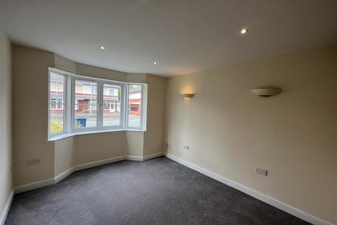 1 bedroom apartment to rent, Flat 1 Queenscroft, Queensville Avenue, Stafford, Staffordshire, ST17 4QL