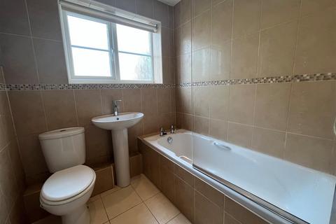 1 bedroom apartment to rent, Flat 1 Queenscroft, Queensville Avenue, Stafford, Staffordshire, ST17 4QL