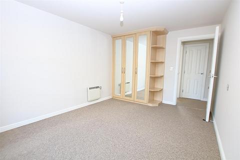 2 bedroom flat to rent, Finney Drive, Grange Park, NN4