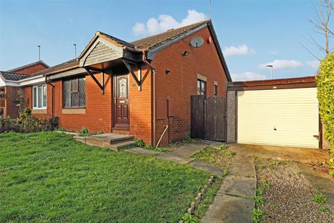 2 bedroom bungalow for sale, Aberfield Drive, Crigglestone, Wakefield, West Yorkshire, WF4