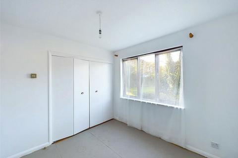 25 Stanford Close, Hampton, TW12 3XZ