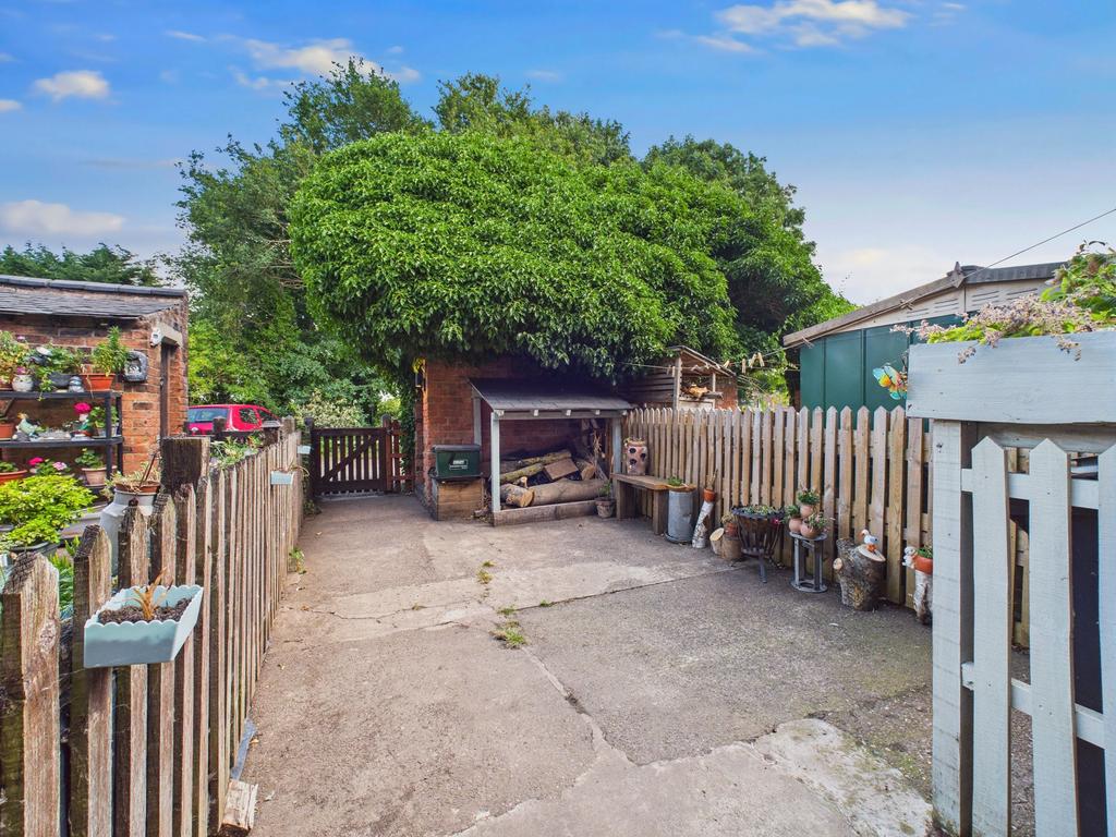 Garden to Rear