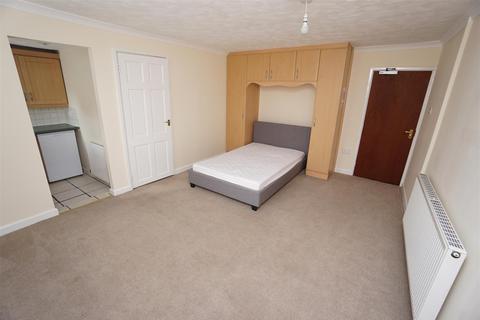 Studio to rent, 112 Chorley Street, Bolton BL1