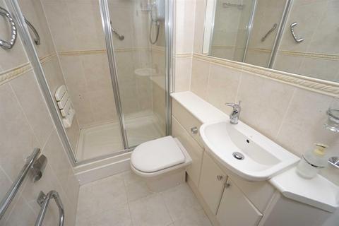 2 bedroom apartment to rent, Hillside House, Bolton BL1