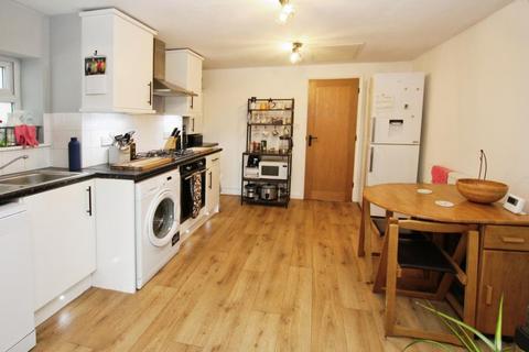 2 bedroom flat to rent, St. Georges Road, Bristol BS31