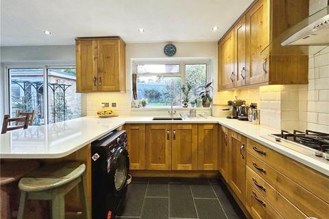 35 Bartons Drive, Yateley, GU46 6DW