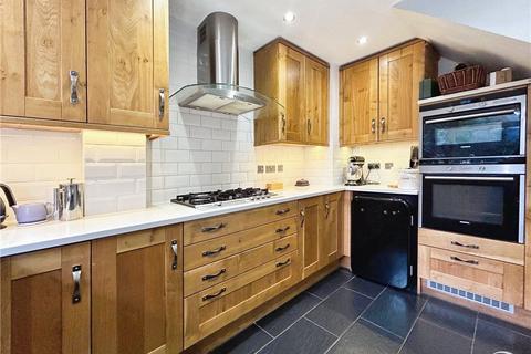 35 Bartons Drive, Yateley, GU46 6DW