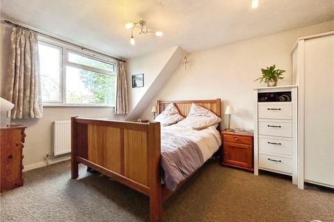 35 Bartons Drive, Yateley, GU46 6DW