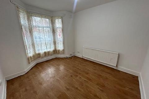 3 bedroom house to rent, Felixstowe Road, Edmonton