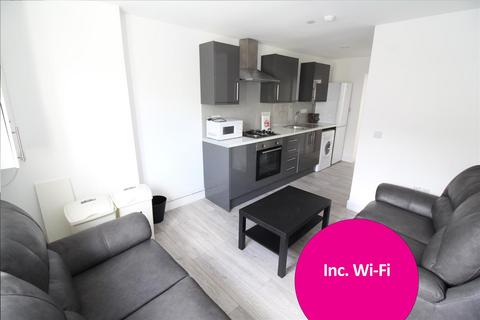 3 bedroom flat to rent, Russell Street, Cathays, Cardiff