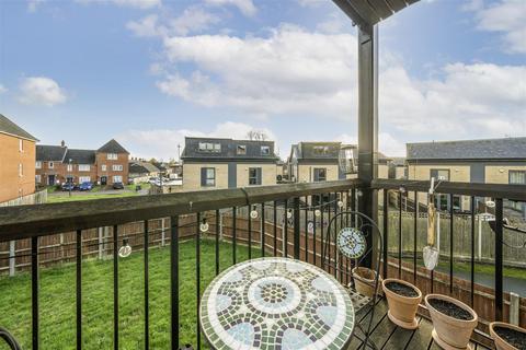 2 bedroom flat for sale, Glanville Mews, Stanmore HA7