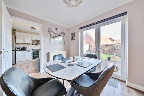 3 bedroom semi-detached house for sale, Berrall Way, Billingshurst, West Sussex