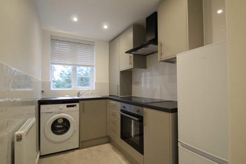 2 bedroom flat to rent, Manor Vale, Brentford TW8