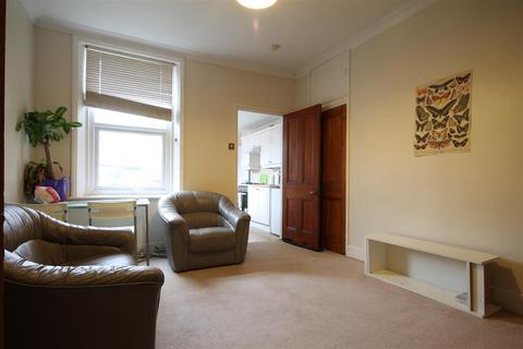 3 bedroom flat to rent, Mowbray Street, Heaton