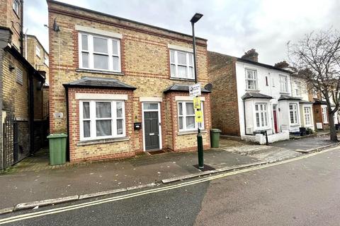 Studio to rent, Sheen Road, Richmond