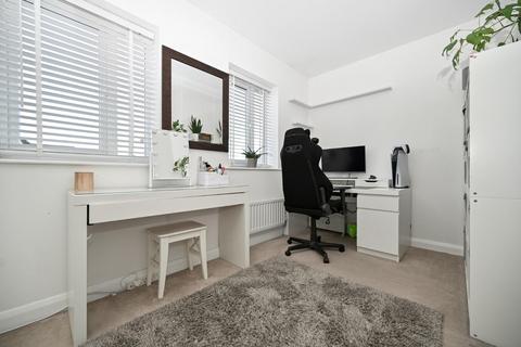 25 Alva Close, Guiseley, Leeds, LS20 9PS