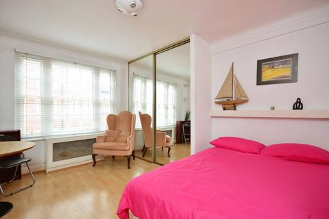 Studio to rent, Park West, Hyde Park Estate, London, W2