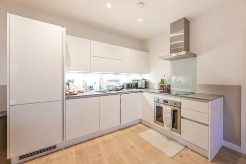 2 bedroom flat to rent, Tiller House, Gallions Reach, LONDON, E6