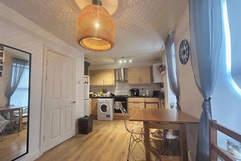 1 bedroom flat to rent, Edgware Road, London, W2