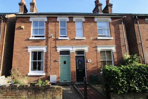 3 bedroom house to rent, Scarletts Road, Colchester