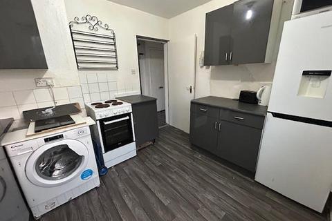 2 bedroom flat to rent, Hertford Road, Edmonton, N9