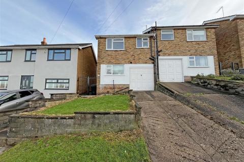 3 bedroom semi-detached house to rent, Second Avenue, Nottingham NG4