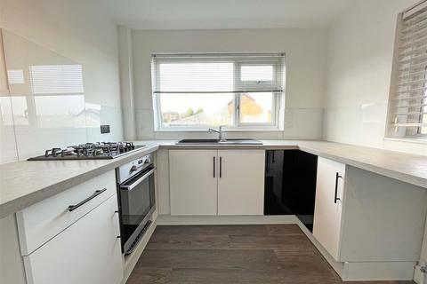 3 bedroom semi-detached house to rent, Second Avenue, Nottingham NG4