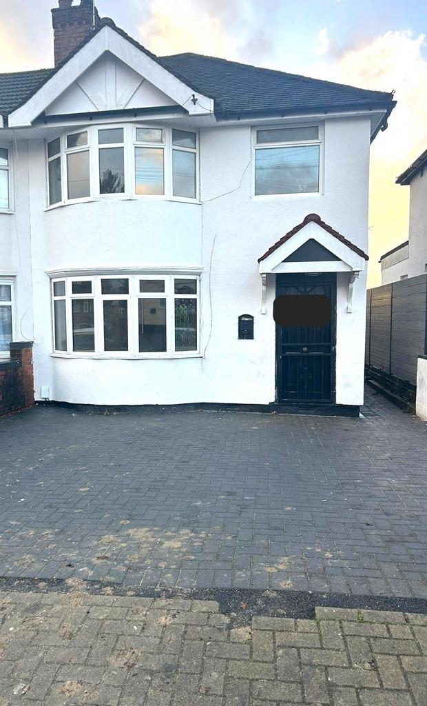 4 Bedroom House in Harrow