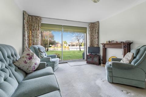 undefined, Thames Side, Staines-upon-Thames, TW18