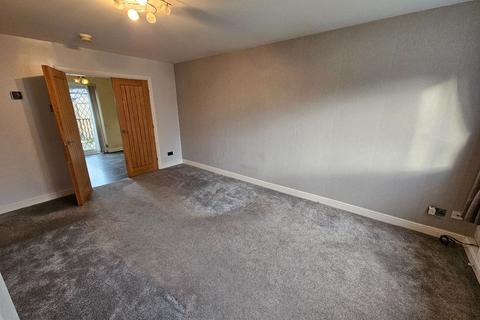 3 bedroom semi-detached house to rent, Moorfield Chase, Farnworth, Bolton