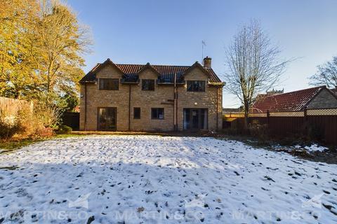 4 bedroom detached house for sale, High Street, Campsall