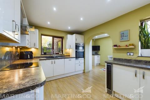 Glenhaven High Street, Campsall, Doncaster, DN6 9AF