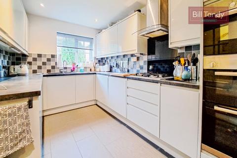 29 Harrington Walk, Lichfield, WS13 7UY