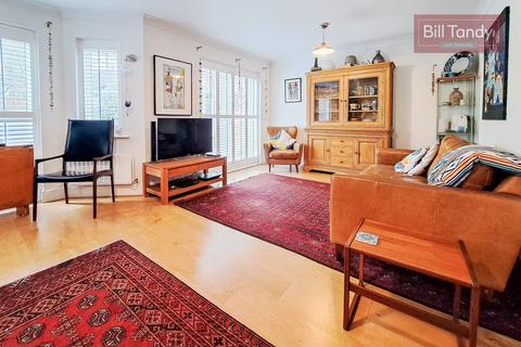 29 Harrington Walk, Lichfield, WS13 7UY
